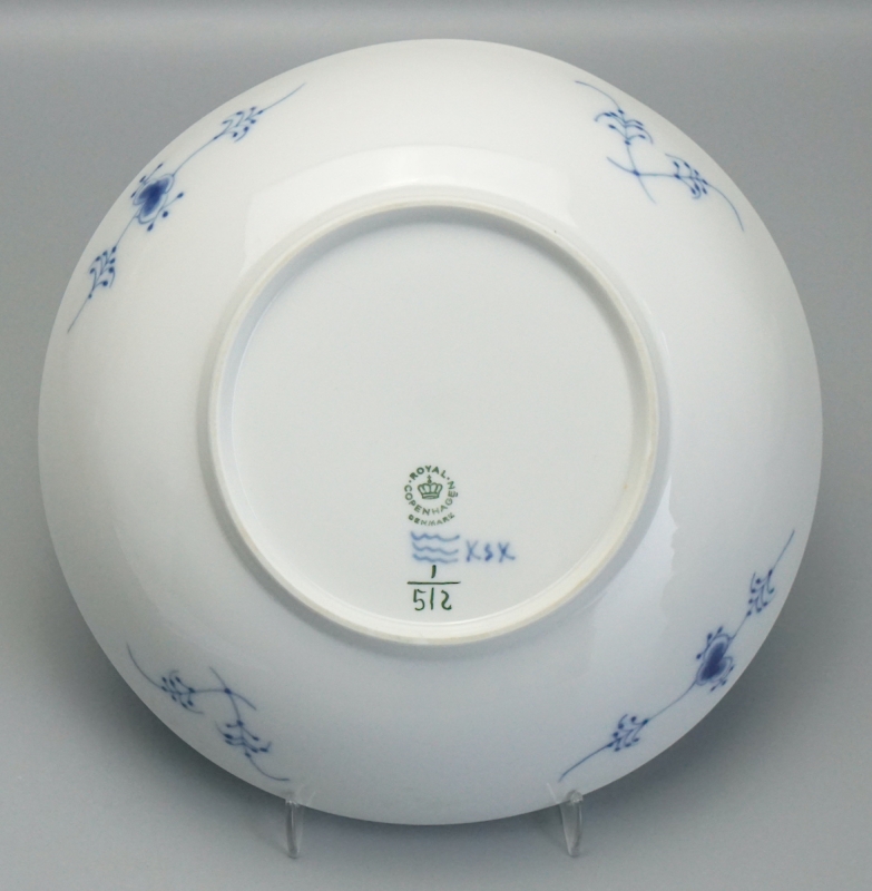Royal Copenhagen Schüssel Musselmalet Halbspitze Nr. 512