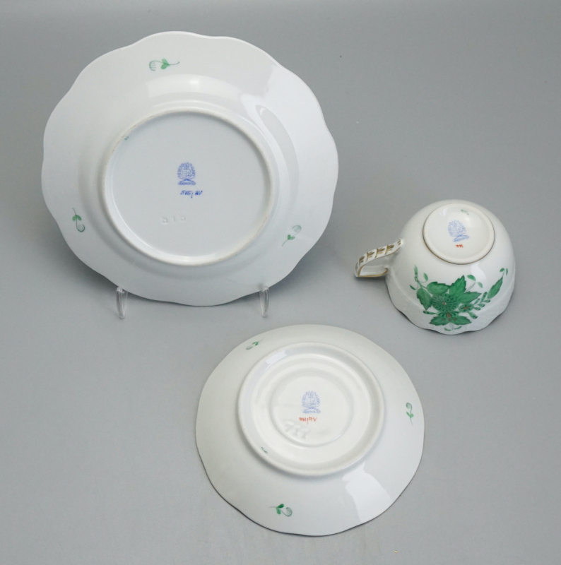 Herend Moccatasse mit Untertasse Apponyi grün.