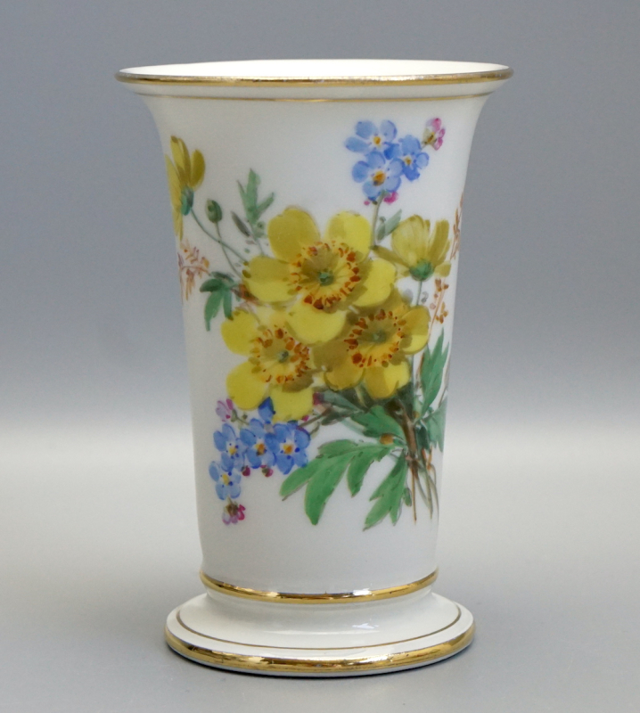 Meissen Vase mit Feldblumen malerei 1924-35.