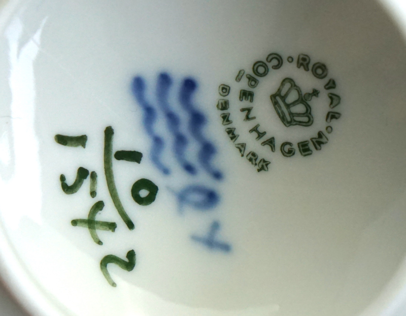 Royal Copenhagen Blaue Blume Tasse mit Untertasse & Deckel 1542/1594/1674.