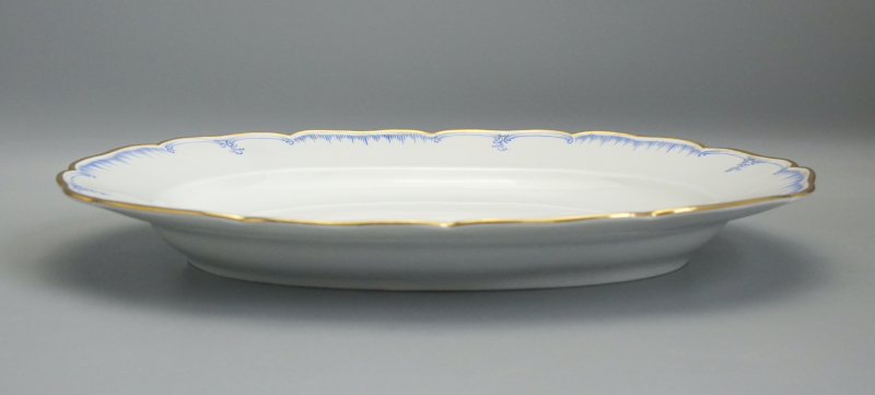 KPM Berlin Ovale Platte. 31,8 x 24,2 cm