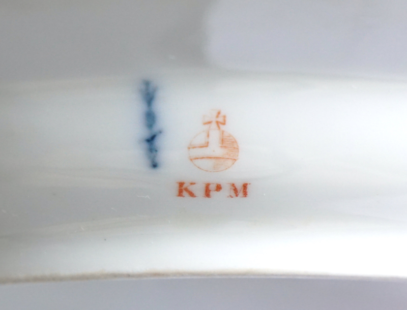 KPM Berlin Ovale Platte. 31,8 x 24,2 cm