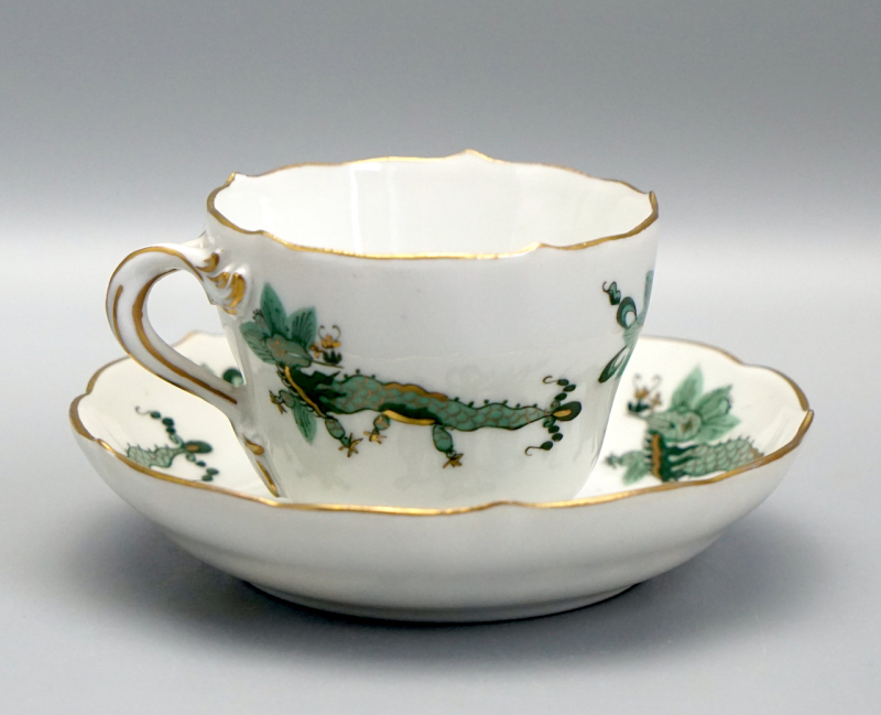 Meissen Moccatasse mit Untertasse reicher grüner Drache. 1 Wahl.