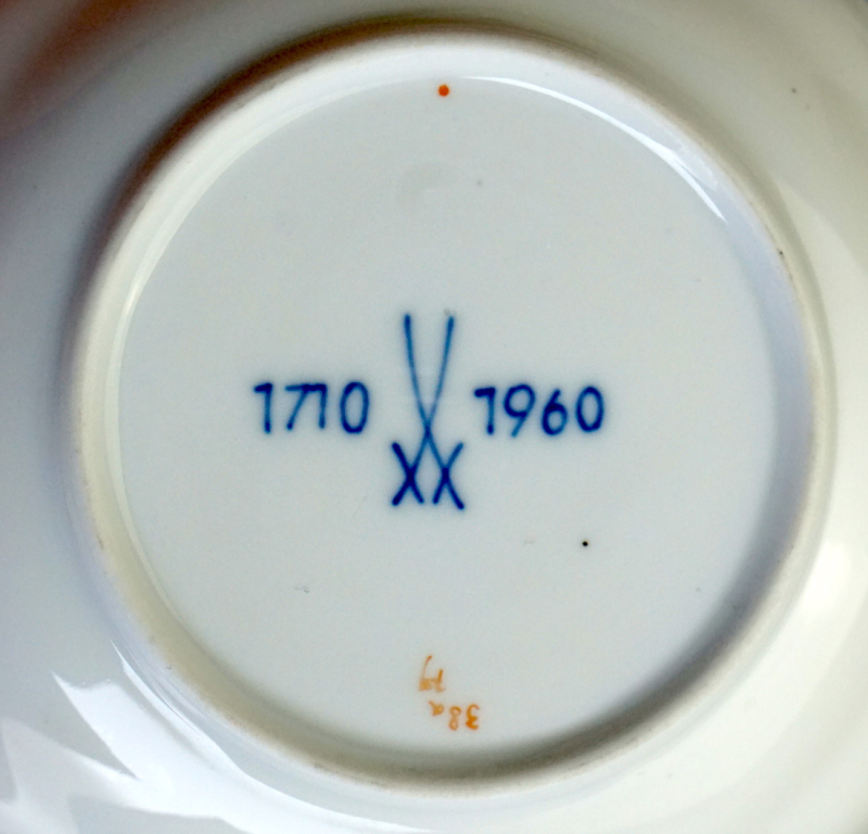 Meissen Moccatasse mit Untertasse Blume 2