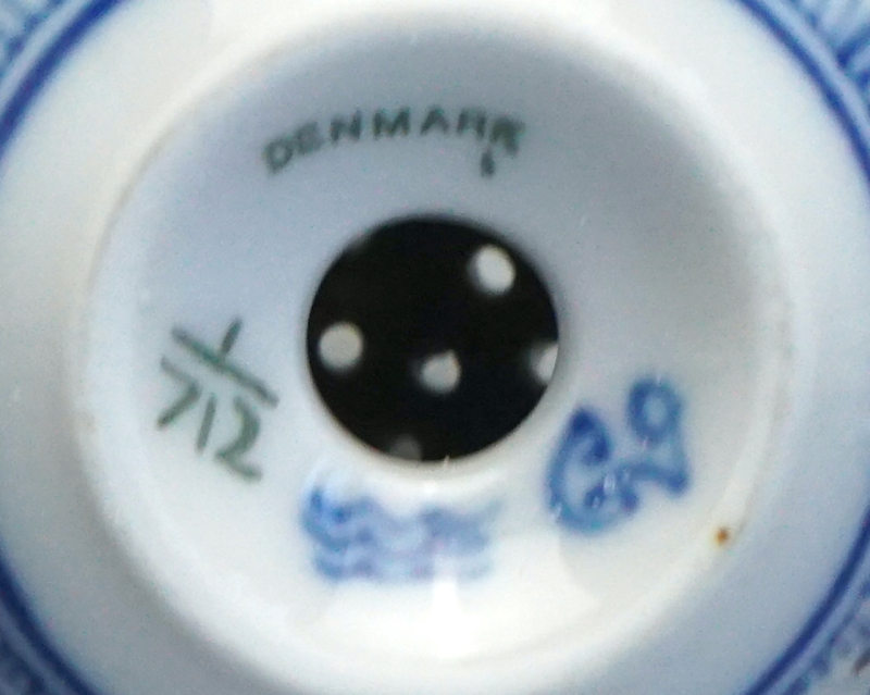 Royal Copenhagen Musselmalet Halbspitze Nr. 712. 1 Wahl.