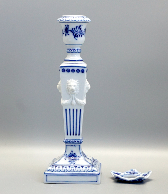 Royal Copenhagen Musselmalet Kerzenleuchter mit Löwenköpfen 1/15,