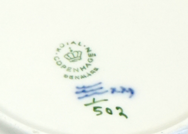 Royal Copenhagen Musselmalet Butterglocke Modell. 1/502. 1 Wahl.