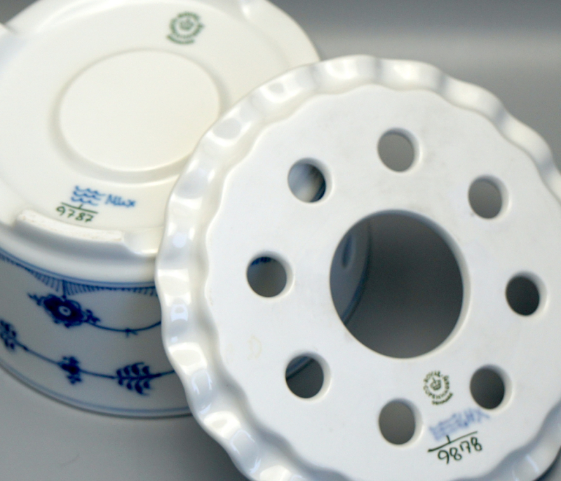 Royal Copenhagen Musselmalet Stövchen 1/9787-1/9878. 1 Wahl.