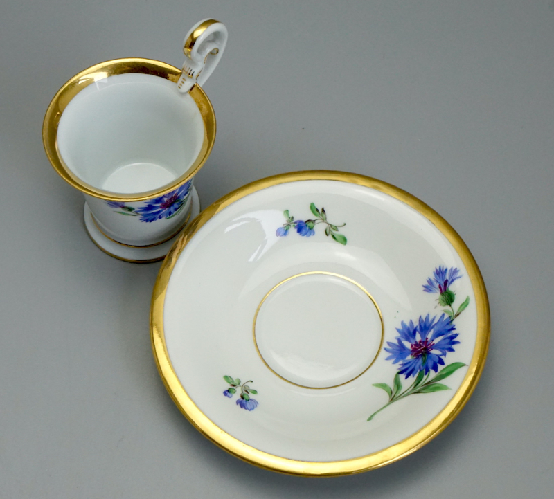 Meissen Moccatasse mit Untertasse Schwanenhals 1924-35.