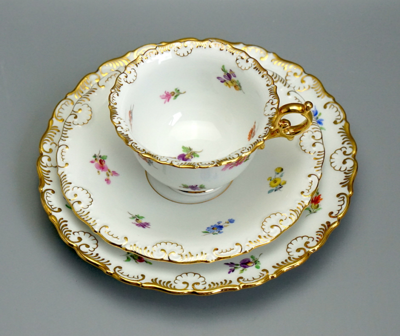 Meissen Prunk Tee/Kaffeegedeck Streublume Muschelrand. 1 Wahl.