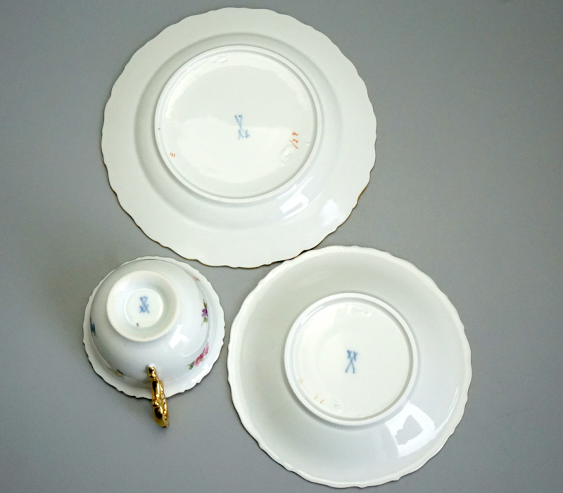 Meissen Prunk Tee/Kaffeegedeck Streublume Muschelrand. 1 Wahl.