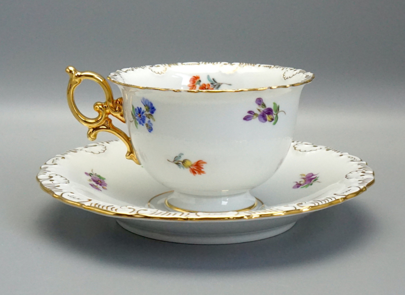 Meissen Prunk Tee/Kaffeegedeck Streublume Muschelrand. 1 Wahl.