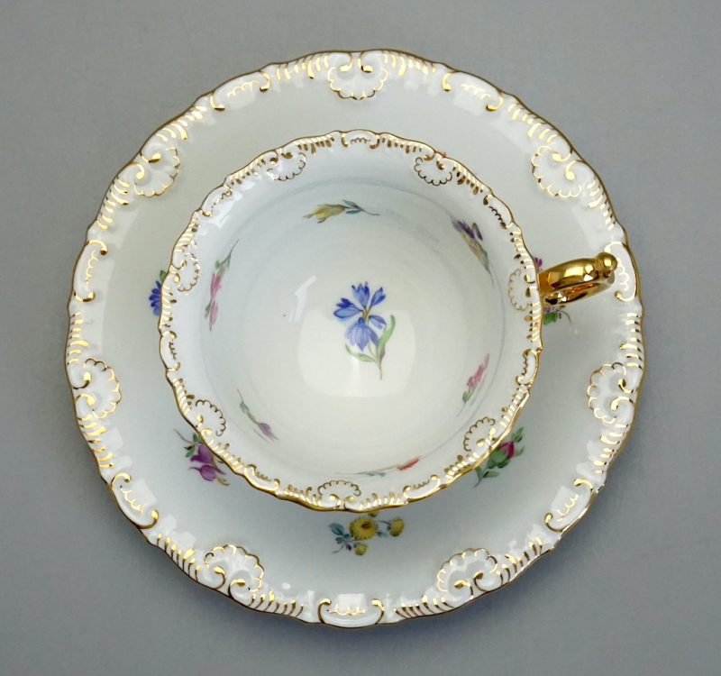 Meissen Prunk Tee/Kaffeegedeck Streublume Muschelrand. 1 Wahl.