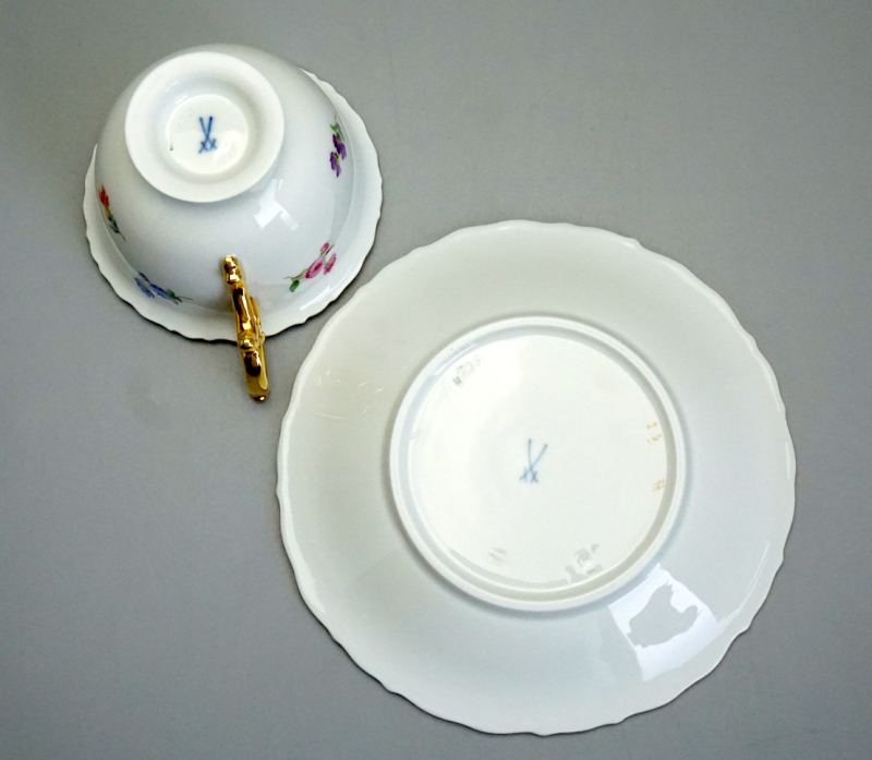 Meissen Prunk Tee/Kaffeegedeck Streublume Muschelrand. 1 Wahl.