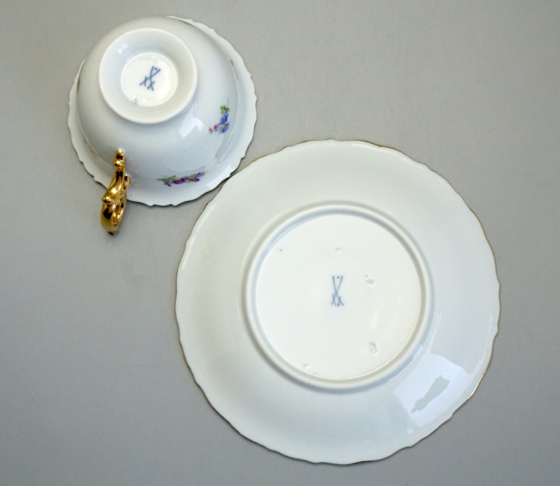 Meissen Prunk Tee/Kaffeegedeck Streublume Muschelrand. 1 Wahl.