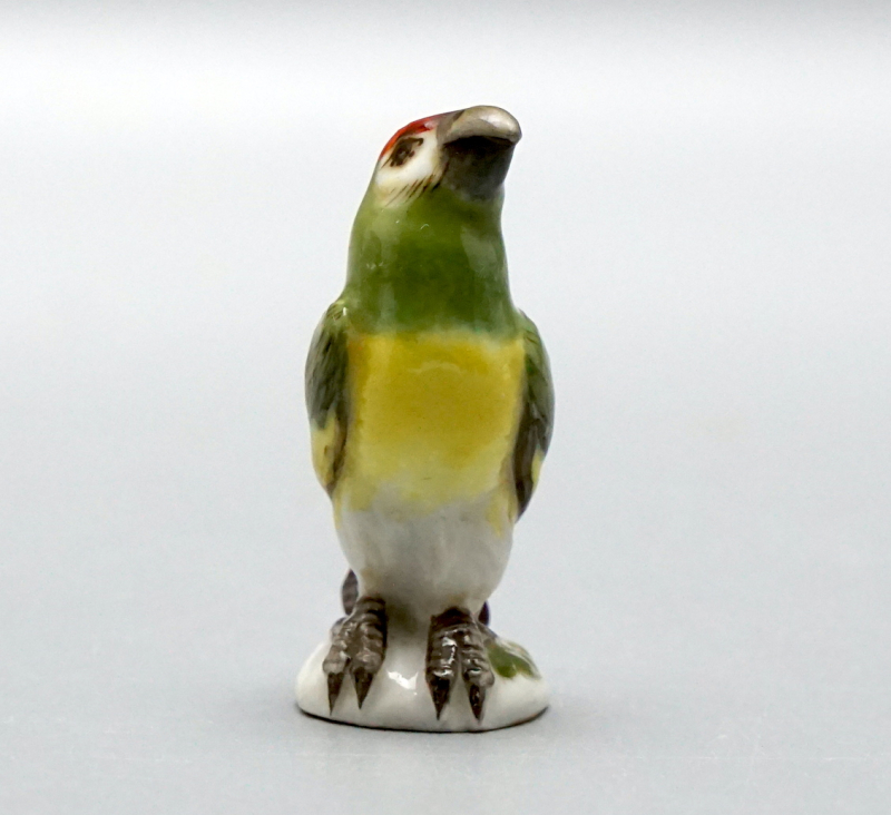Meissen Miniatur Papagei 1 Wahl. H-4 cm.