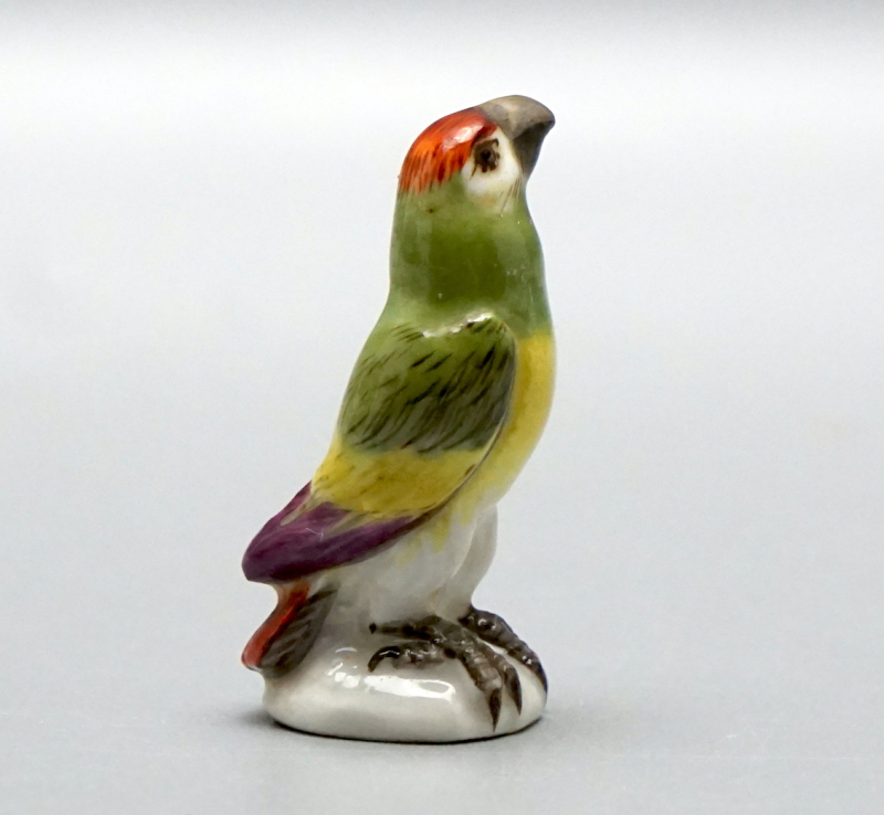 Meissen Miniatur Papagei 1 Wahl. H-4 cm.