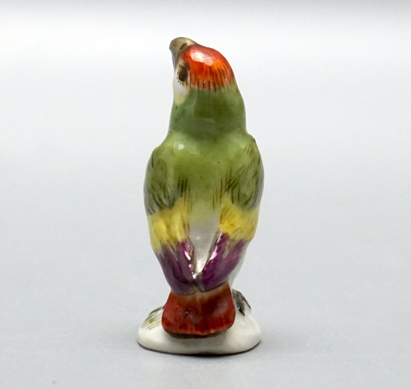 Meissen Miniatur Papagei 1 Wahl. H-4 cm.