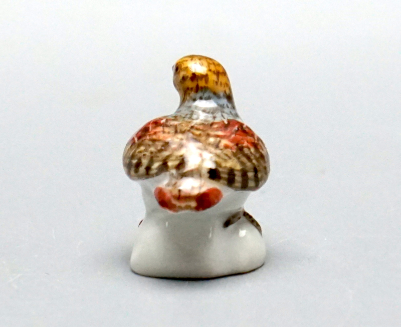 Meissen Miniatur Figur Rebhuhn . H-2,3 cm.