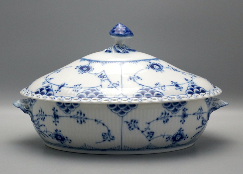 Royal Copenhagen Terrine Musselmalet Vollspitze 1.W.  Nr. 1129