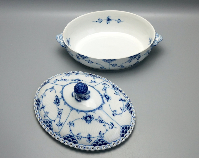 Royal Copenhagen Terrine Musselmalet Vollspitze 1.W.  Nr. 1129