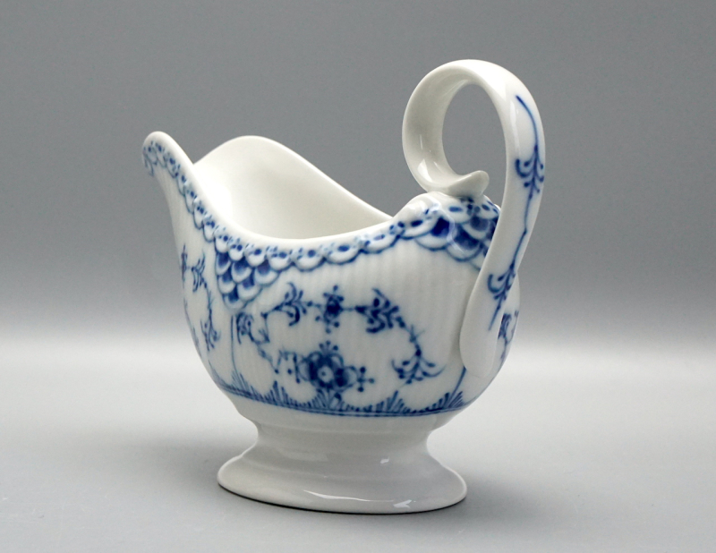 Royal Copenhagen Sauciere Musselmalet Halbspitze, 1 Wahl. Nr. 661