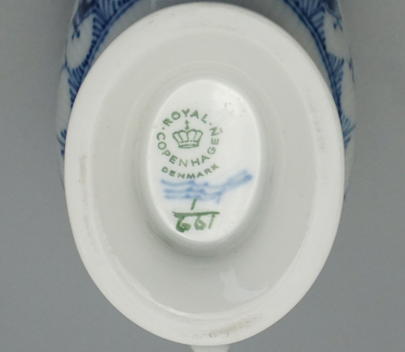Royal Copenhagen Sauciere Musselmalet Halbspitze, 1 Wahl. Nr. 661