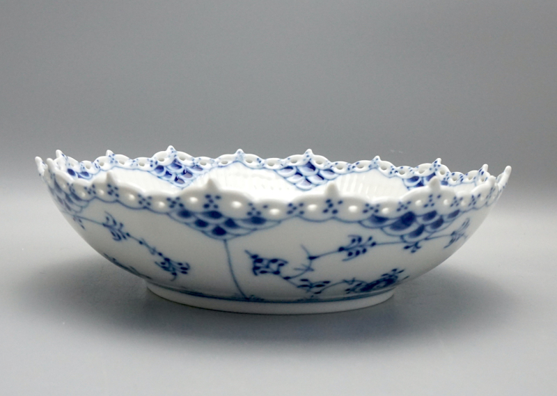 Royal Copenhagen Schale Musselmalet Vollspitze 1 Wahl. Nr.1018