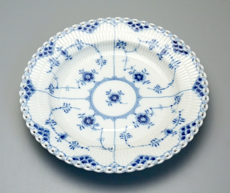 Royal Copenhagen Speiseteller Musselmalet Vollspitze 1 Wahl, Nr. 1084.