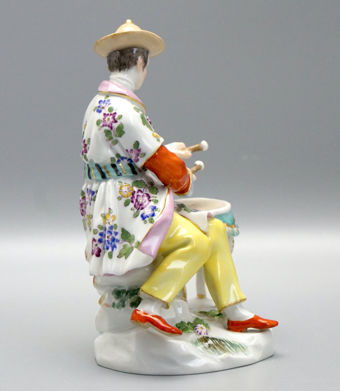 Meissen Porzellan Figur "Japaner mit Kesselpauke" Modell. 65664. 1 Wahl.