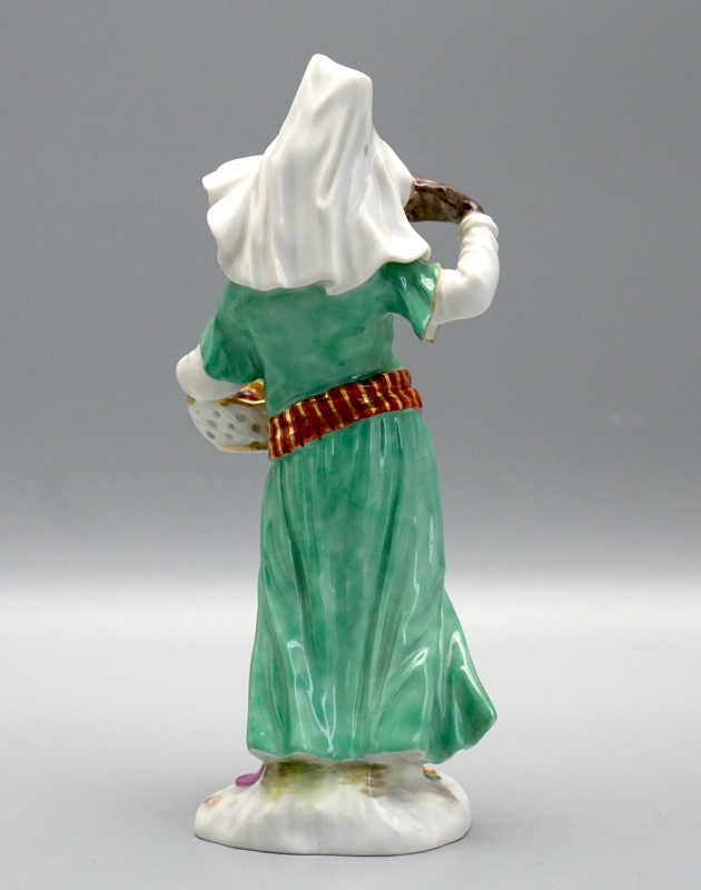 Meissen Figur "Mohrin mit Zitronenkorb" Modell. 660, 1 Wahl.