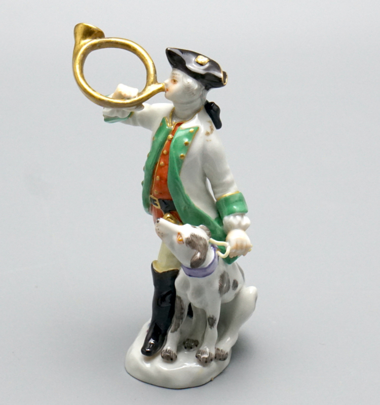MEISSEN Miniatur Figur „Jäger mit Waldhorn & Jagdhund“ – 1. Wahl – H 8,8cm