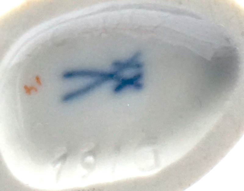 MEISSEN Miniatur Figur „Jäger mit Waldhorn & Jagdhund“ – 1. Wahl – H 8,8cm