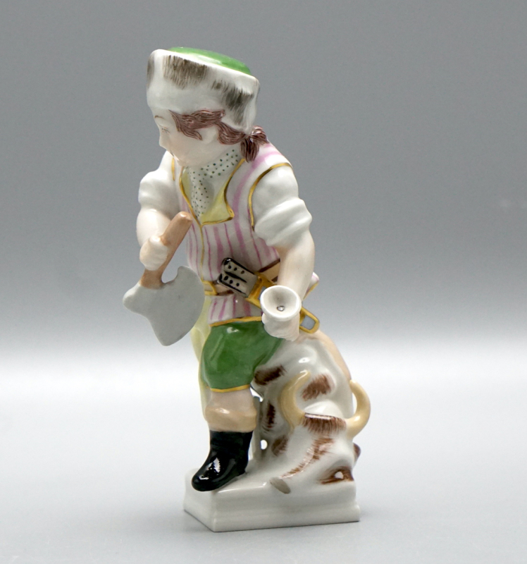 KPM Berlin Monatsfigur Dezember „Steinbock“ Bunt. 10,2 cm