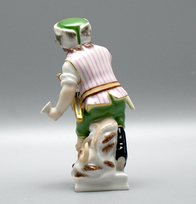 KPM Berlin Monatsfigur Dezember „Steinbock“ Bunt. 10,2 cm