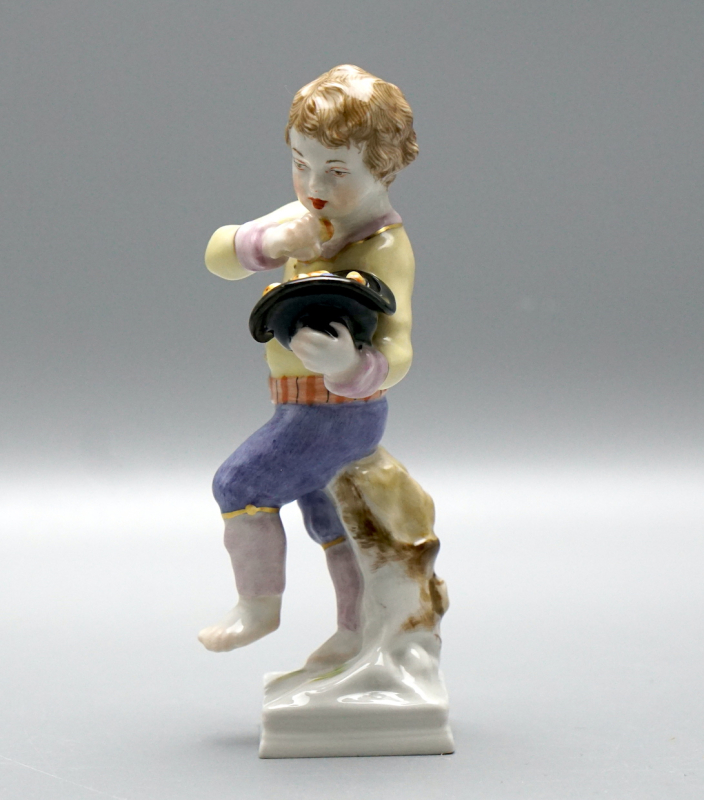 KPM Berlin Monatsfigur „Waage“ – Sternzeichen, Bunt Bemalt – 11 cm