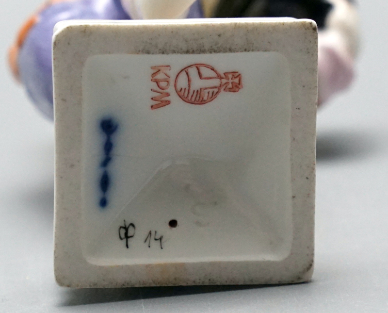 KPM Berlin Monatsfigur „Waage“ – Sternzeichen, Bunt Bemalt – 11 cm