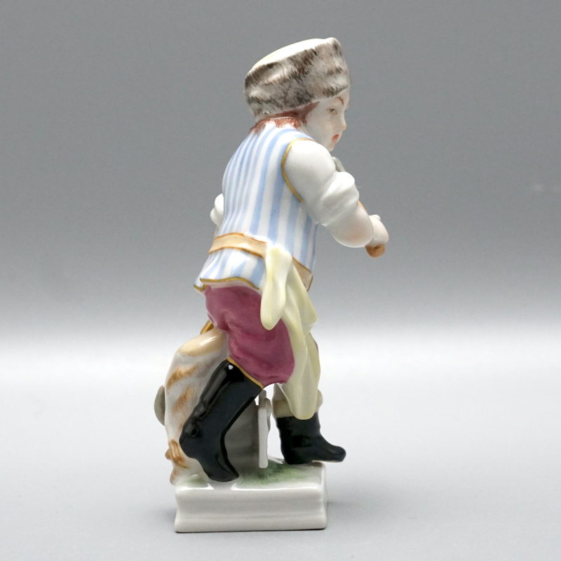 KPM Berlin Monatsfigur Dezember „Steinbock“ Bunt. 10,2 cm