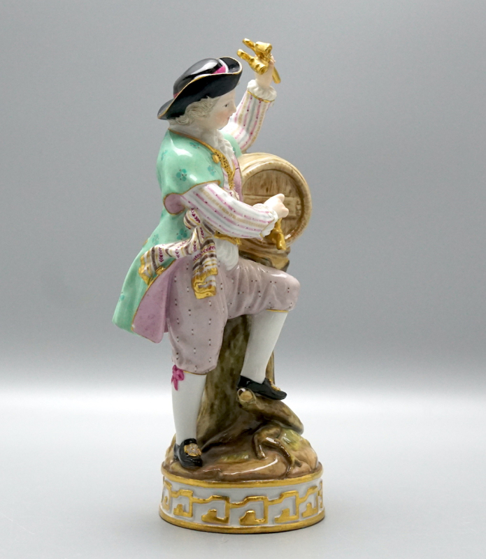 Meissen Figur „Winzer am Weinfass“ – Entwurf V. Acier – Modell F80.