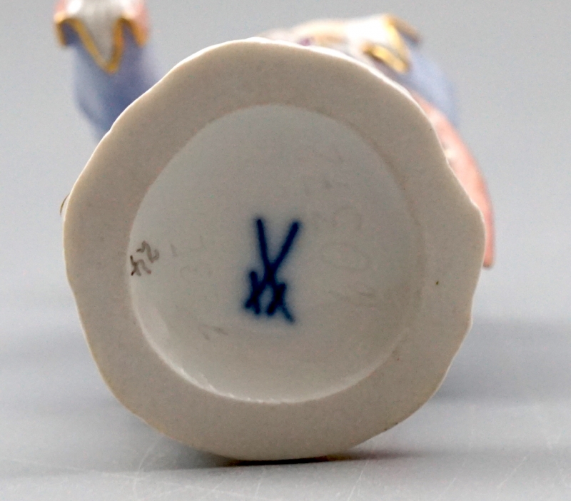 Meissen Porzellan Figur Gärtnerkind mit Blumenstrauß, 1 Wahl.