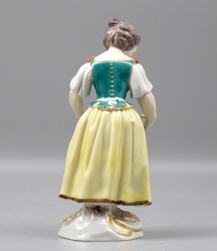 Meissen Porzellan Figur Gärtnerkind mit Blumenkorb, 1 Wahl.