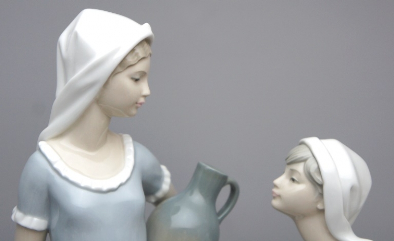 Große Lladro Nao Figur Frauen am Wasserbrunne H-40 cm.