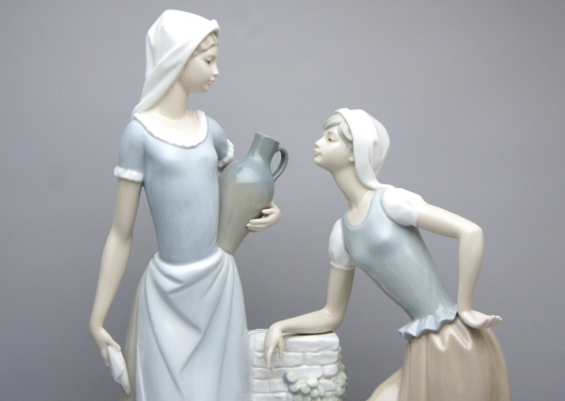 Große Lladro Nao Figur Frauen am Wasserbrunne H-40 cm.