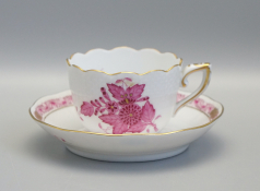 Herend Moccatasse mit Untertasse Apponyi Purpur.